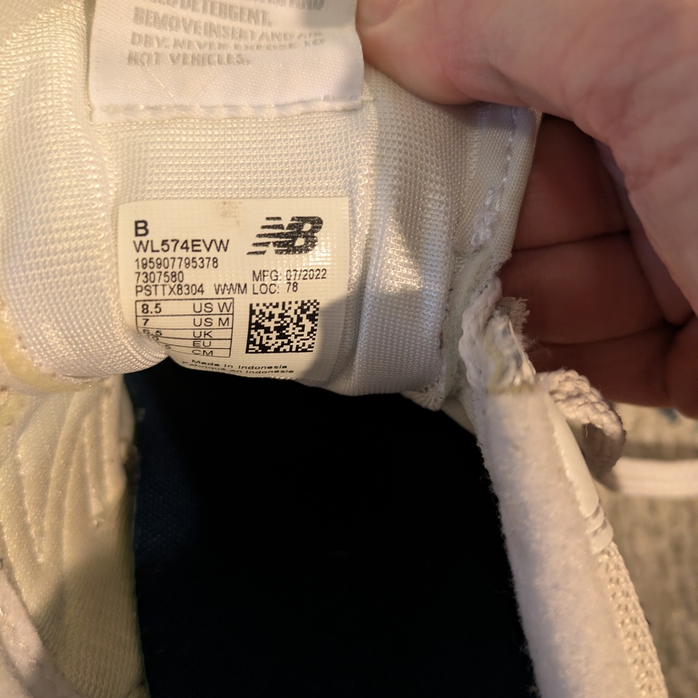 New Balance Gray and White Women's Sneakers - Picture 4 of 5